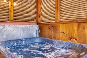 Interior - ER16 - Mountain Blessing | Great location - Close to town! (Pigeon Forge)