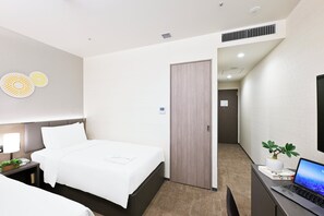 Premium Room, 2 Twin Beds, City View | In-room safe, blackout drapes, iron/ironing board, free WiFi - Holiday Inn & Suites Shin Osaka by IHG (Osaka)