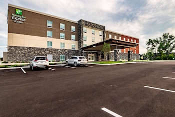 Holiday Inn Express & Suites Dayton East - Beavercreek by IHG