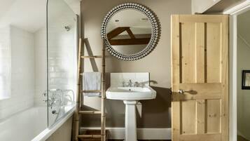 Casa de campo de lujo, baño privado, vistas al jardín | Baño