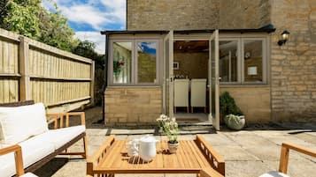Luxury Cottage, Private Bathroom, Garden View | Garden