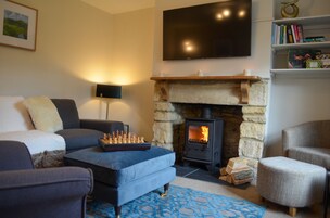 Luxury Cottage, Private Bathroom, Garden View | Lounge