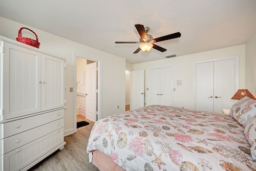 Vitamin Sea - Three Bedroom Villa, Sleeps 6 - Siesta Key, FL