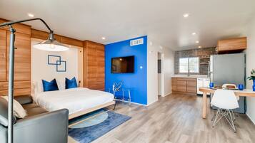 117: The Savvy Sapphire Studio~Walk To Downtown Phoenix! | Individually decorated, individually furnished, iron/ironing board