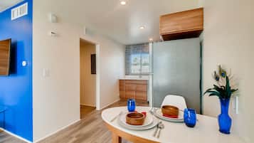 117: The Savvy Sapphire Studio~Walk To Downtown Phoenix! | Private kitchen