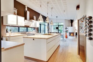 Réfrigérateur, four, plaque de cuisson, lave-vaisselle