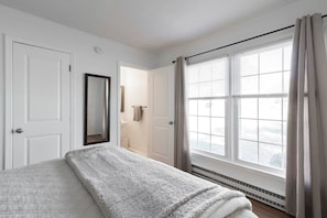 3 bedrooms, iron/ironing board, WiFi, bed sheets - Rosie's Roost 11 minutes to Lowes corporate (Mooresville)