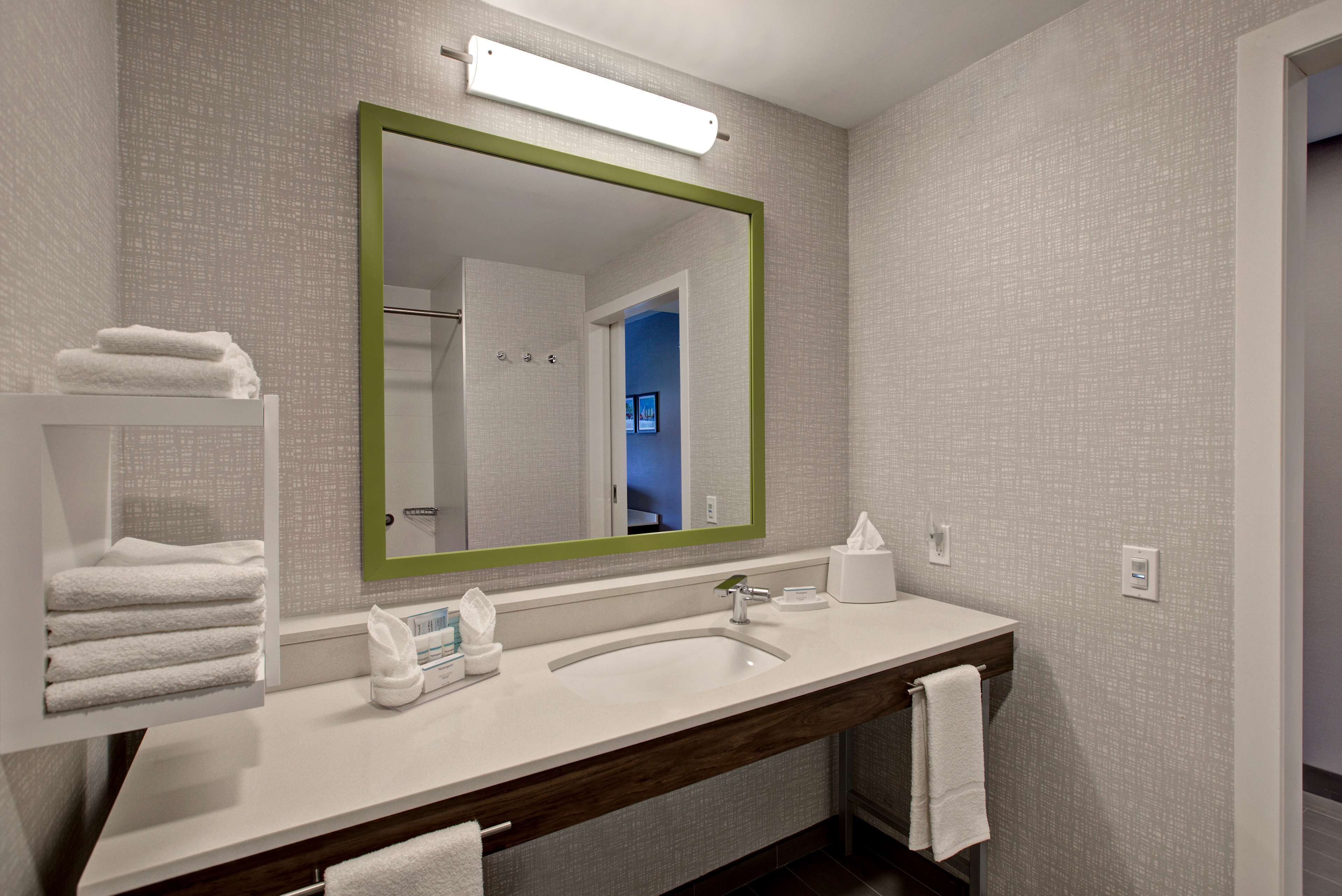 room, 1 king bed, accessible | bathroom | free toiletries, hair dryer, towels, soap