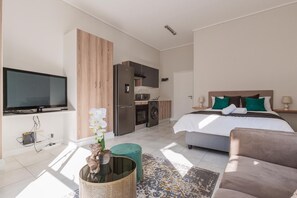 1 habitación, tabla de planchar con plancha, wifi y ropa de cama