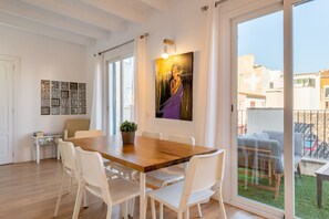 Dining - HOLIDAY PALMA TERRACE APARTMENT by PriorityVillas (Palma de Mallorca)