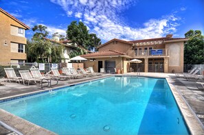 Outdoor pool, a heated pool - Panoramic Ocean View-No Stairs-King Bed-Walkin shower, 24hr Manned Sec. Gates (Dana Point)