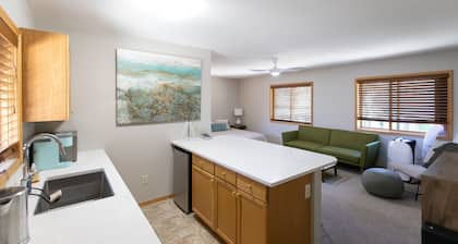 Private Disc Golf Course, Escape to Paradise in The Oaks, Hot Tub, Gorgeous Seclusion