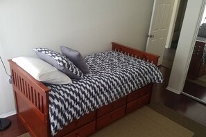 3 bedrooms, iron/ironing board, travel cot, free WiFi - Silver Lake Hidden Jewel (Los Angeles)
