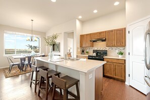 Ferienhaus, Mehrere Betten (854 W. 64th St.  Loveland) | Eigene Küche | Küchenrolle