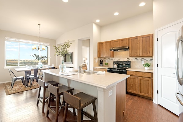 House, Multiple Beds (854 W. 64th St. Loveland) | Private kitchen