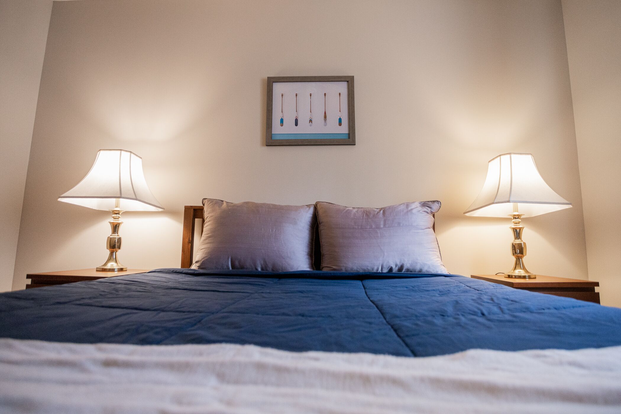 4 bedrooms, iron/ironing board, WiFi, bed sheets