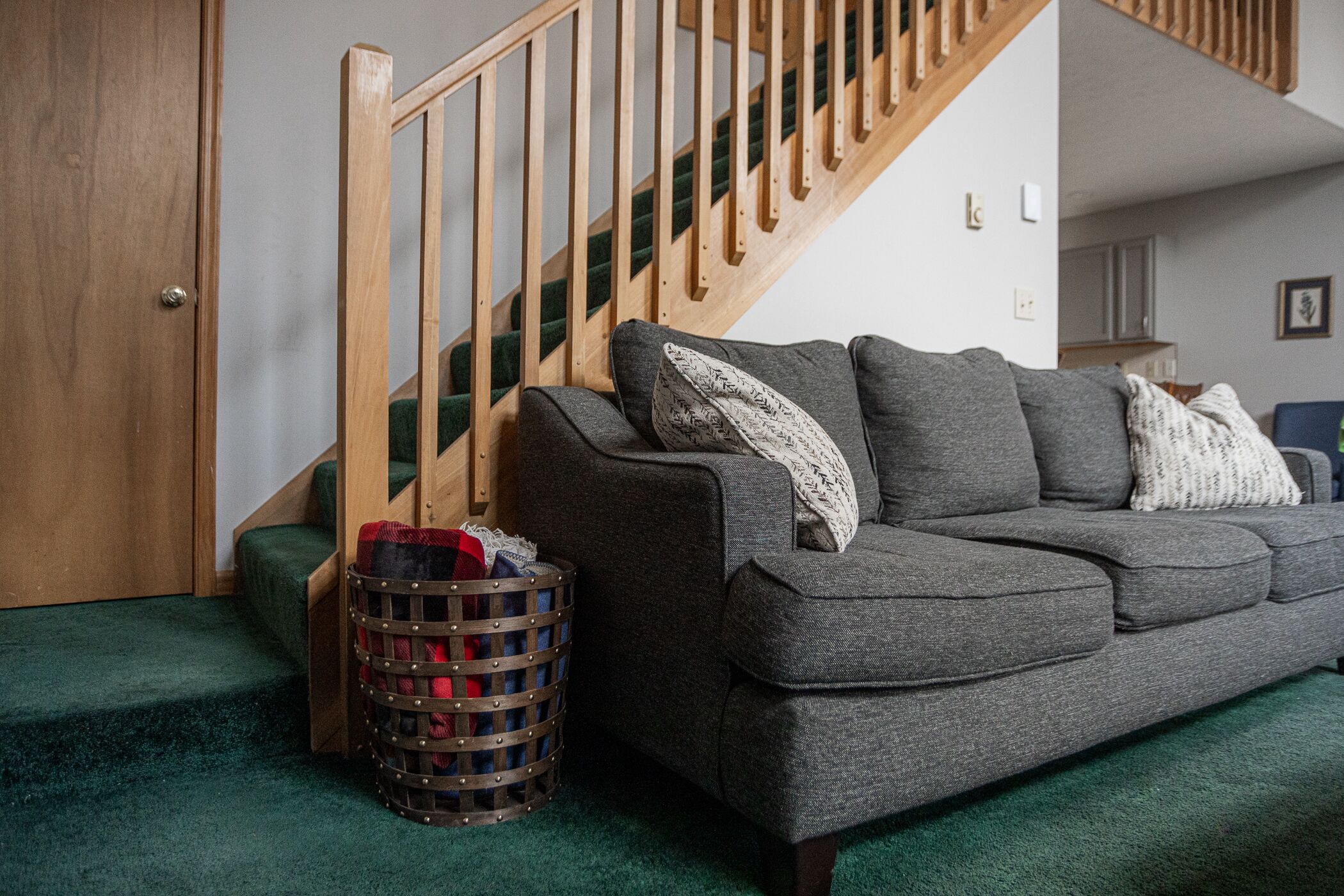 Smart TV, fireplace, video games, DVD player