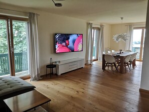 TV de tela plana, DVD player