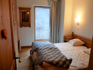 5 bedrooms