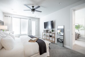 Townhome, Multiple Beds (Poolside Escape At The Ledges)