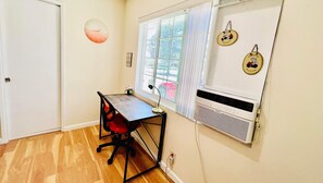 Interior - PROMO 10% MONTHLY DISCOUNT
1br/1bath Private suite, with parking, safe area. (Anaheim)