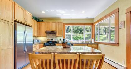 'StoryBook Glade’ Historical Homestead w/ Views!