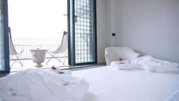 3 habitaciones, tabla de planchar con plancha y cuna de viaje
