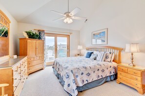 7 bedrooms, travel crib, WiFi, bed sheets