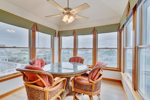 1818 - It's A Shore Thing, Just 70 Yards to the Beach...Pool, Pool Table...Close to Restaurants.