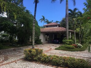 Property grounds - Beautiful beach apartment in Las Terrenas (Río San Juan, Dominican Republic)