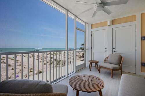 Villa Sanibel 1C Premier Beachfront Residence