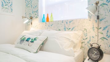 2 slaapkamers, een strijkplank/strijkijzer, reisbedje, wifi