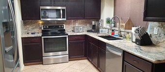 Beautiful Lake & Mountain Views  Private Playground - Full House Access