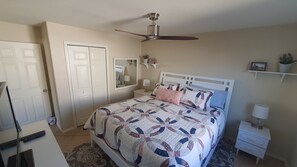 3 bedrooms, desk, iron/ironing board, travel crib