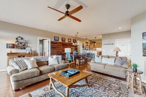 TV, fireplace, stereo