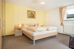 1 bedroom, iron/ironing board, bed sheets
