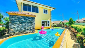 4 Bedroom Deluxe Pool Villa | Private pool