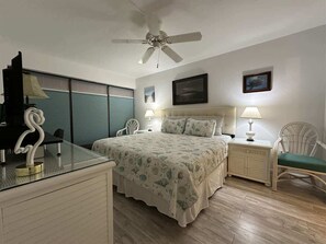 2 bedrooms, desk, iron/ironing board, free WiFi - Camp Mango | 2 bed/2 bath condo w/dockage, pool (Marathon)