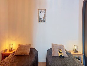 2 chambres, fer et planche à repasser, lit parapluie, Wi-Fi