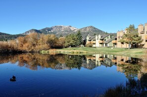 Exterior - 5-Star Solitude & Mammoth Mtn Views @ Snowcreek #237, Remodeled, Spa, Laundry (Mammoth Lakes)