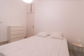 4 habitaciones, tabla de planchar con plancha y wifi gratis