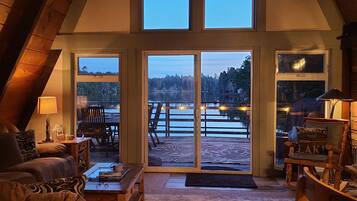 Smart TV, fireplace, DVD player