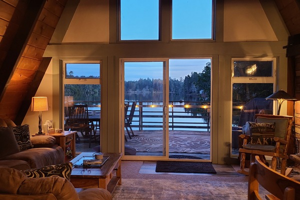 Smart TV, fireplace, DVD player