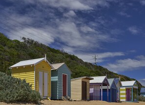 Exterior - Beach Walk Cottage, Mornington, Pet Friendly (Newly renovated) (Mornington)