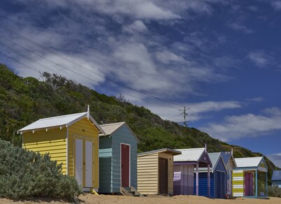 Beach Walk Cottage, Mornington, Pet Friendly (Newly renovated)