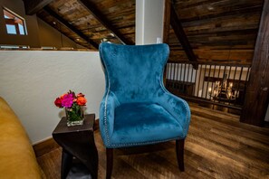 Smart TV, fireplace, DVD player, table football