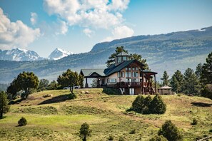Exterior - 5 Arrows Ranch: Luxury Retreat w/ Hot Tub, Sauna, Firepit, 360 Views, 140 Acres (Pagosa Springs)