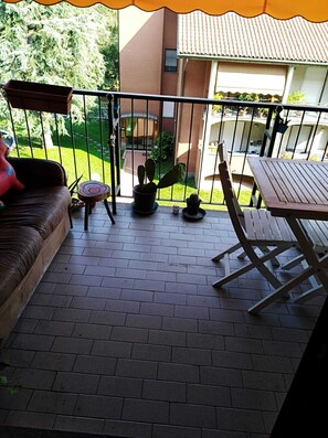 Outdoor dining - COZY APARTMENT WITH WONDERFUL PANORAMIC VIEW OF SUPERGA (torino)