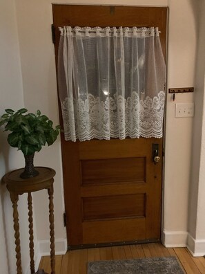 Interior - Pleasant Street Suite in downtown Prescott (Prescott)