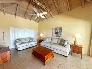 Smart TV - Villa Belvedere, 5 minutes walk to the beach, private pool and seaview (Saint John)